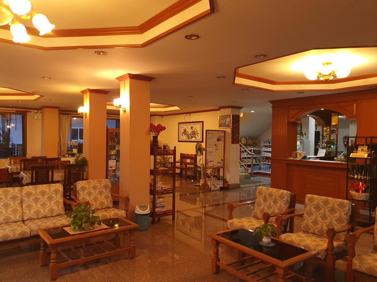 Ritzy House Hotel Chumphon Exterior photo